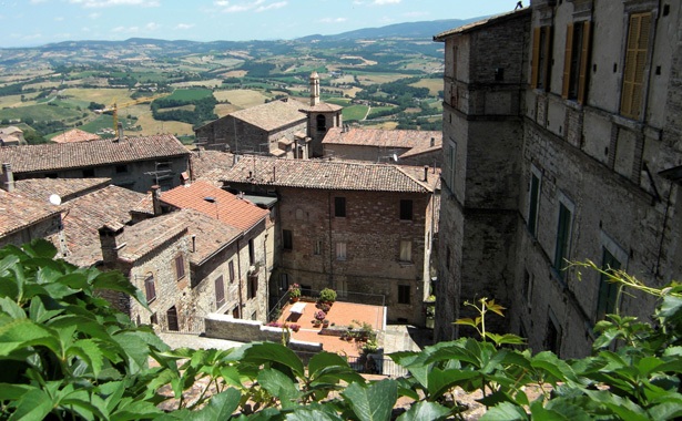 Una storia tuderte